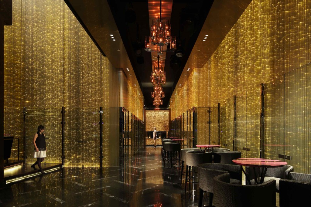 Golden lighting. Гуанчжоу бар. Гуанчжоу пабы. Бар Boss в Гуанчжоу. W Hotel Guangzhou Club.